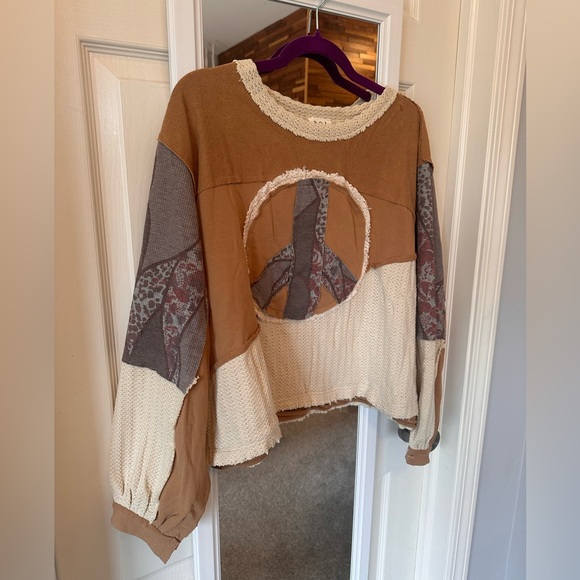 NEW🤎POL Peace and Love Long Sleeve Peace Emblem Terry Top small Latte - Picture 5 of 10